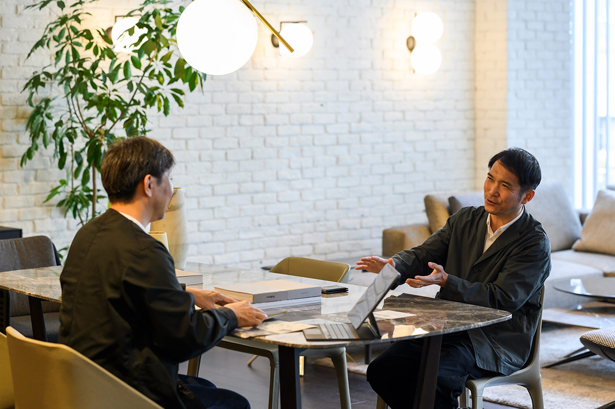 アクタス福岡店にて対談